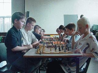 De strijd tussen de jeugdteams is losgebarsten